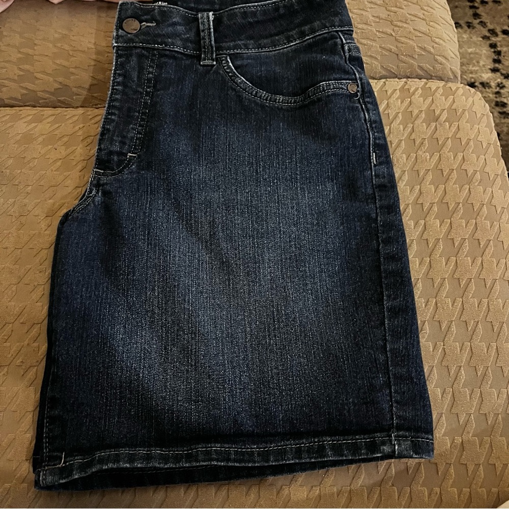 Jean Riders By Lee, Mid Rise Short - Picture 6 of 14